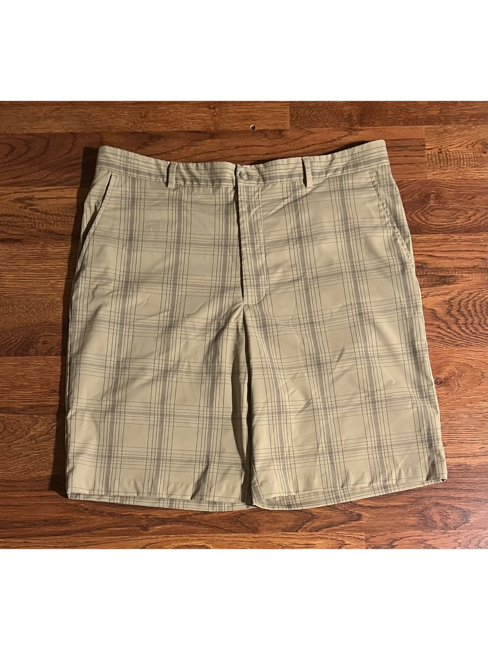 Slazenger Men's Beige Plaid Cargo Shorts Size W38